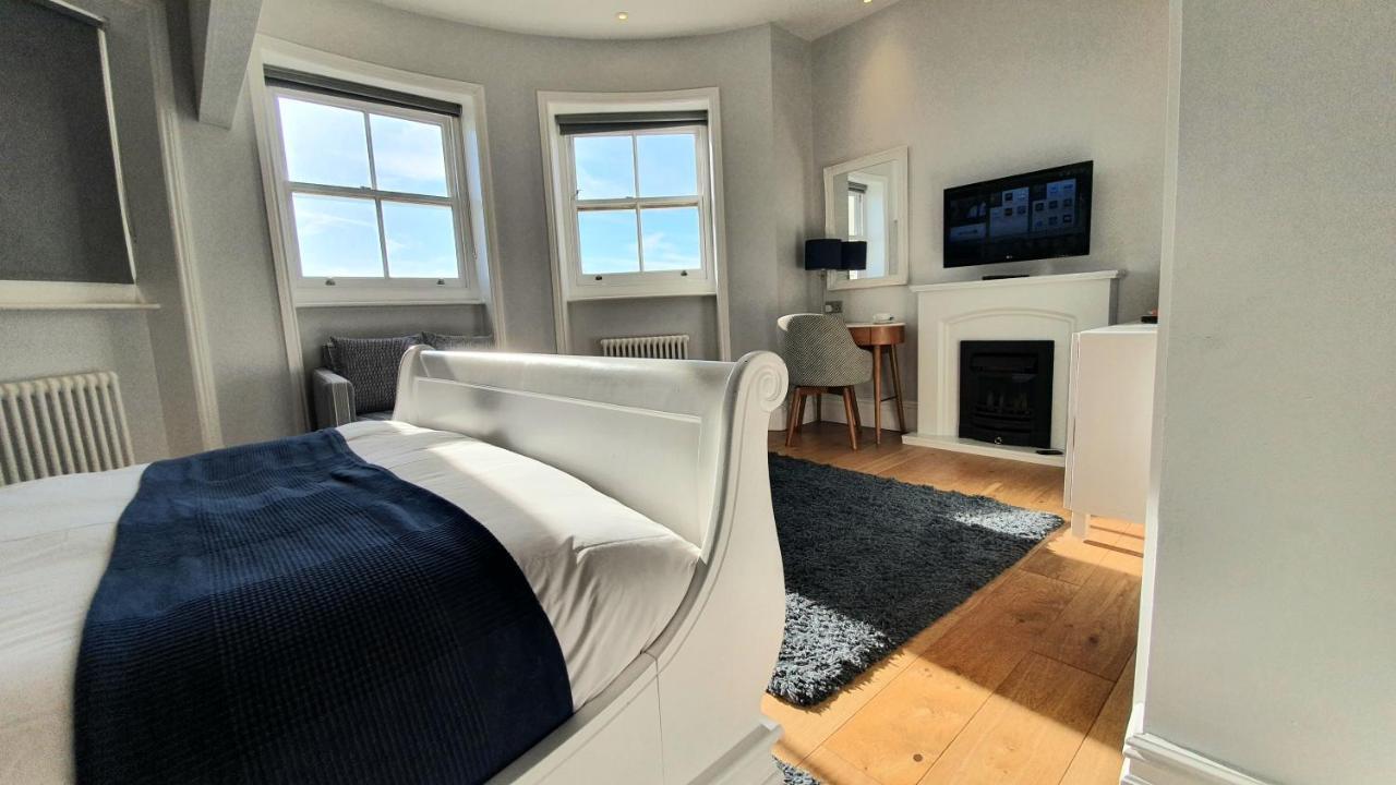A Room With A View Brighton Eksteriør bilde The bedroom at 106 Harley Street