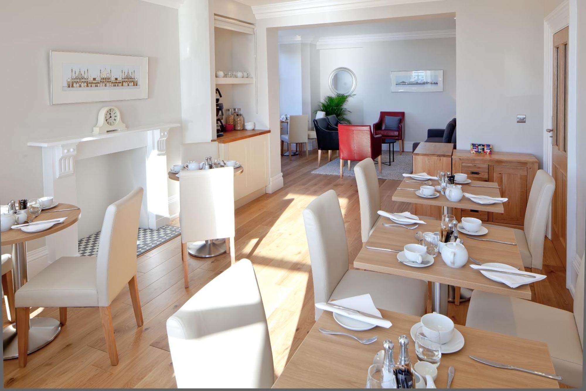 A Room With A View Brighton Eksteriør bilde The dining room at the hotel